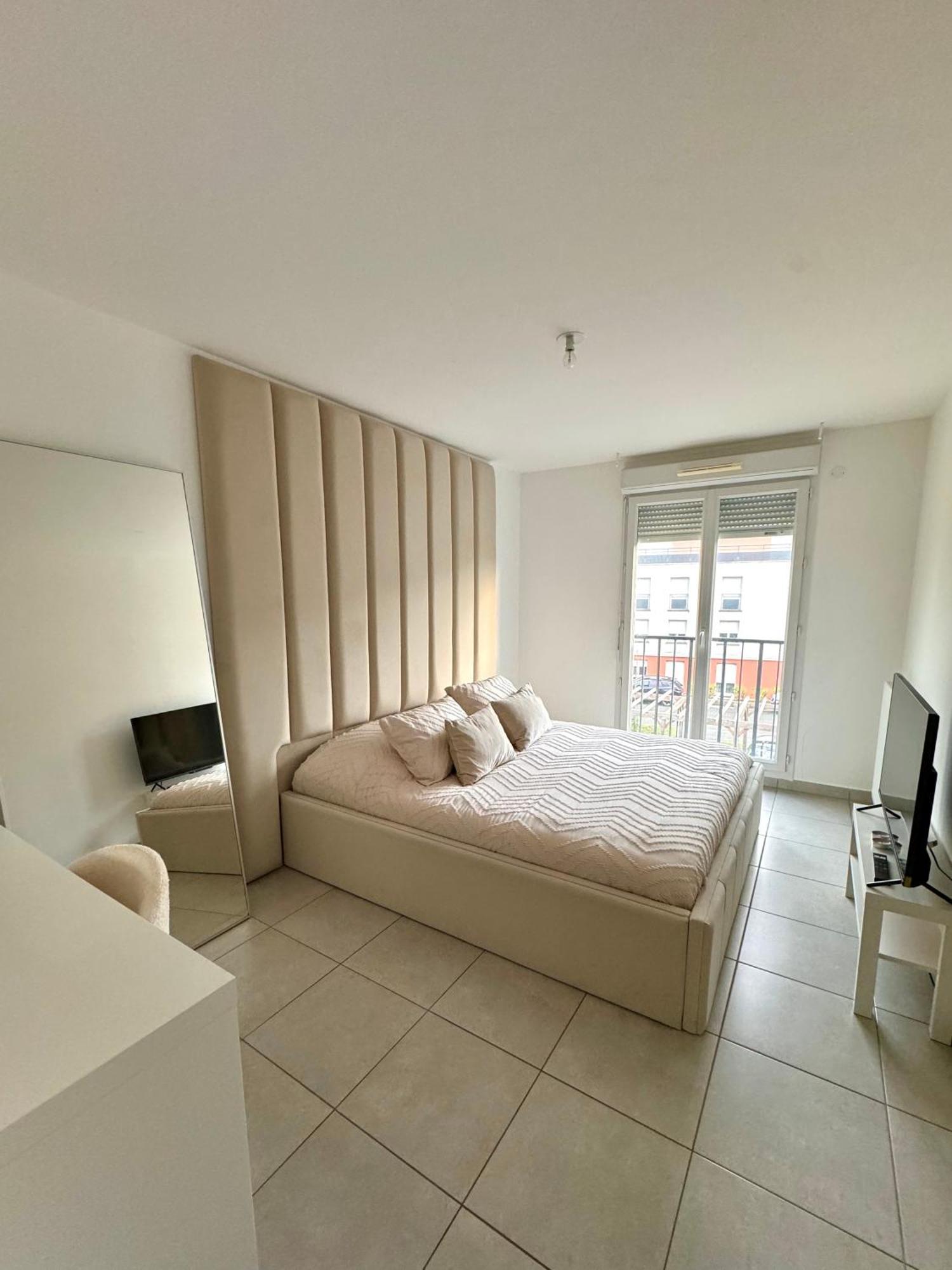 Superbe Appartement - Near Paris コルベイユ・エソンヌ エクステリア 写真